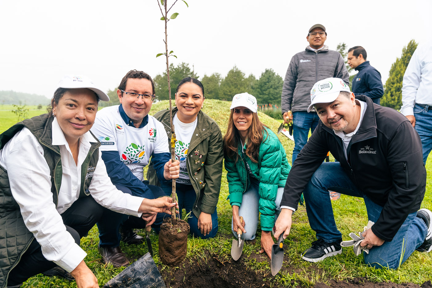 Reforestan 2,546 plantas polinizadoras y árboles en el Parque Ambiental Bicentenario