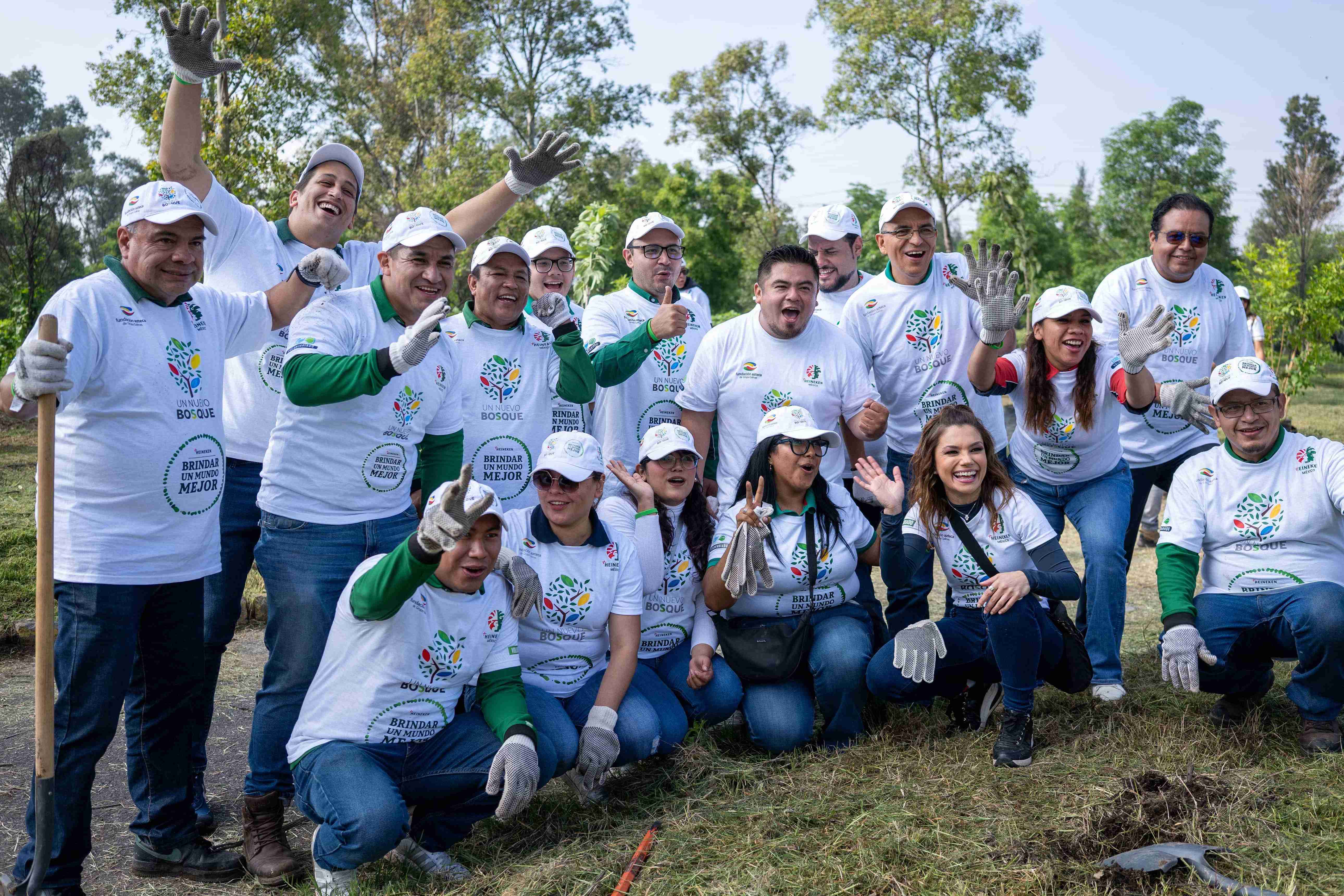 HEINEKEN México y Fundación Azteca    realizan jornada de reforestación en Iztapalapa