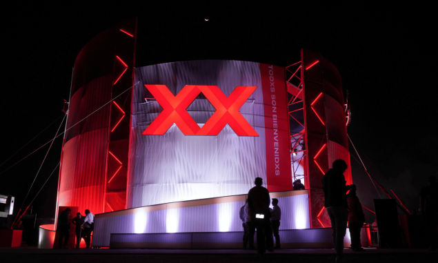 Dos Equis sorprende en EDC México 2026 con su experiencia de brazos robóticos